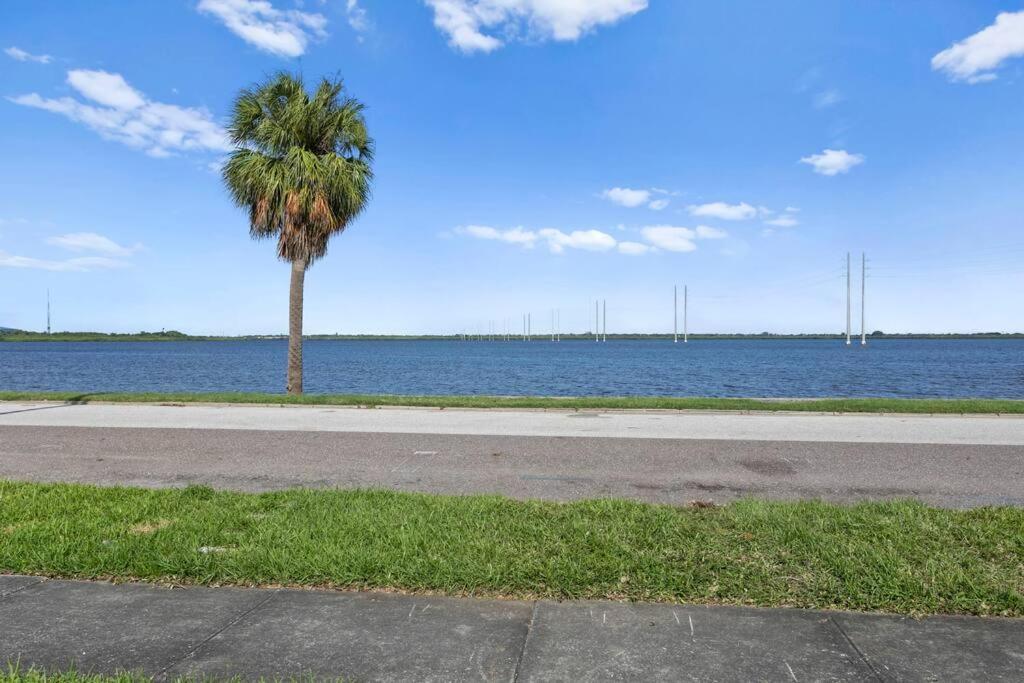 Mermaids Grotto Waterfront 1Br Apt With Bay View Villa Tampa Bagian luar foto